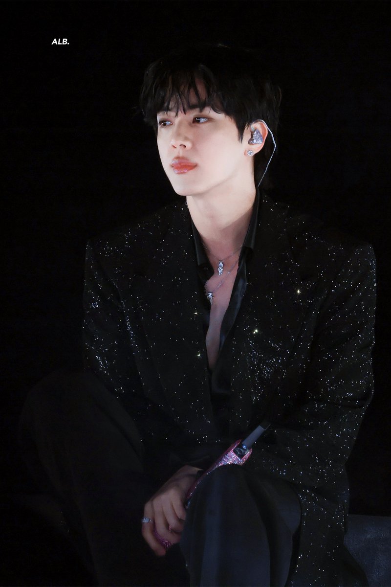 ALittleBraver92's tweet image. 251101 HD 

#방탄소년단진 #김석진 #석진 #진  #BTSJIN #JIN 
#Jin_TOUR_ENCORE
#RUNSEOKJIN_epTOUR_ENCORE
@BTS_twt