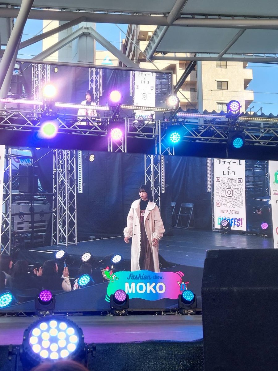 moco_ajug's tweet photo. #omofes ファッションショーに出演させていただきました🎶🩷
宮崎サザンビューティ専門学校の皆さんヘアメイクを可愛くしてくださりありがとうございました🥹❤️
今回 #クティールとレトロ の洋服でウォーキングさせていただきました。
普段着ない洋服が新鮮ですごく嬉しかったです🫶🏻
#オモコーデ https://t.co/Ii2aG9zHfy