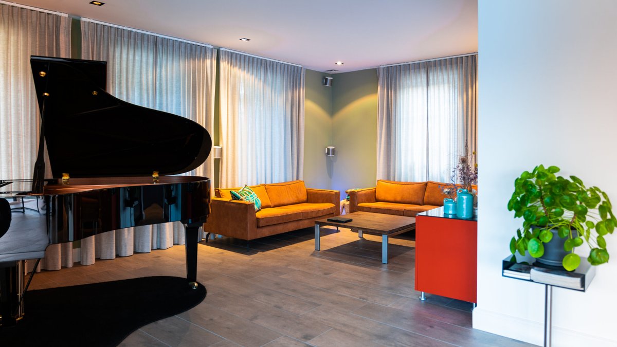 LoxoneUK's tweet image. In this detached home, Loxone technology creates a living environment that’s both comfortable and efficient. 

👉 Read the full story: bit.ly/49sog8e 

#Loxone #SmartHome #BuildingAutomation #HomeAutomation #EnergyEfficiency #LoxoneReference