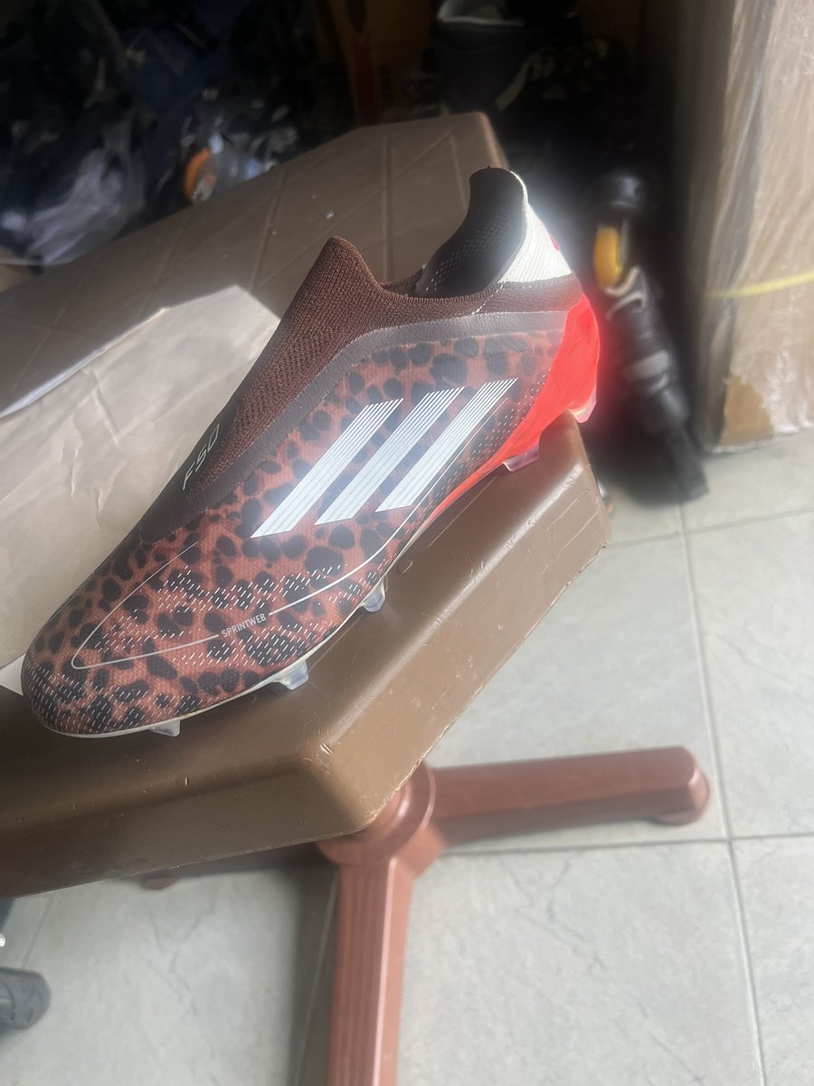 VickthorHendrix's tweet image. Tap in !! We deliver interstate @Wizarab10 @MrMekzy_  @dammiedammie35 #sport #football