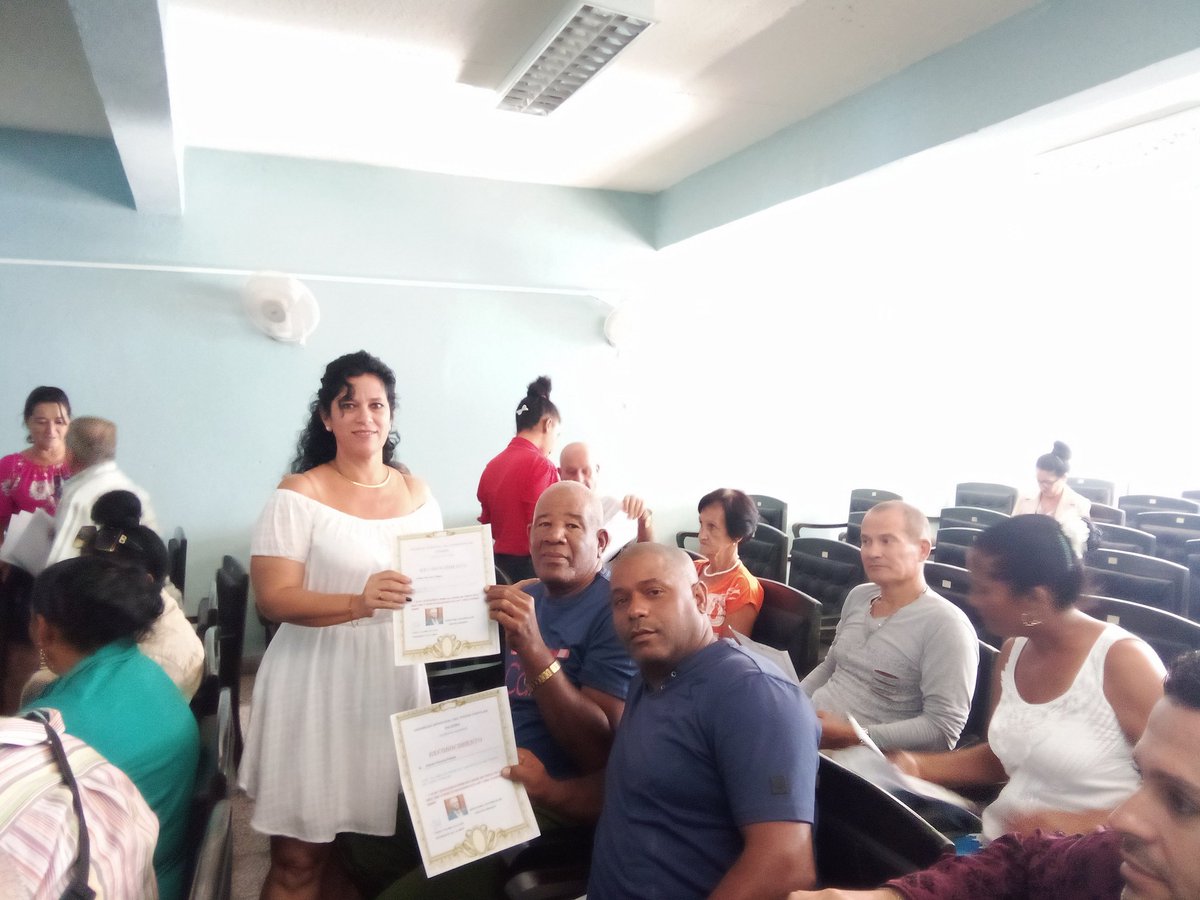 YasnielMigueles's tweet image. Reconocimiento  a los delegados por la labor desempeñada  en las tareas del Poder Popular en saludo al 49 aniversario de su Constitución en la sesión de la Asamblea Municipal del Poder Popular de Palmira.
#PoderPopular 
#PalmiraSeTransforma 
#CienfuegosXMásVictorias