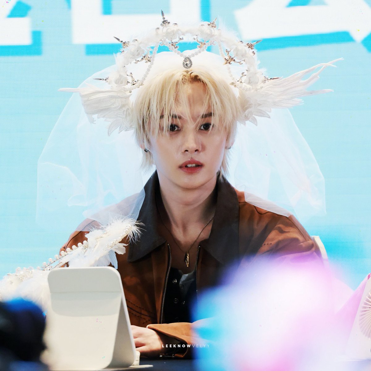 hanttps's tweet photo. I KNOW HE’S A GUY BUT DAMN THAT’S A GODDESS

#LEEKNOW #리노 https://t.co/YQswepRhwS