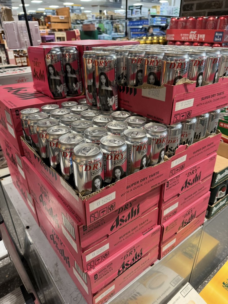 JennieDCGallery's tweet image. 이마트가면 아사히 제니가 한가득이에요 💖🥹😭 진짜진짜진짜진짜너무너무좋음 🫶🫶🫶 4캔이상 사면 1캔에 2,700원 짱이득!