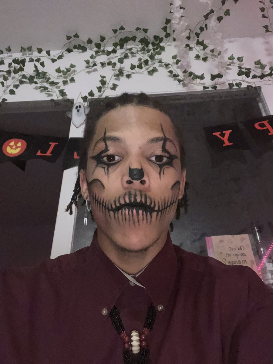 Mynethecreator's tweet image. Un peu tard mais Happy Halloween 🎃