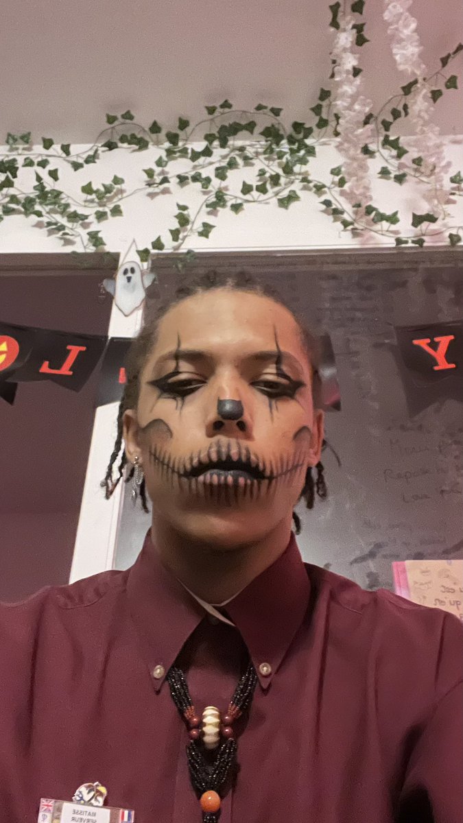 Mynethecreator's tweet image. Un peu tard mais Happy Halloween 🎃