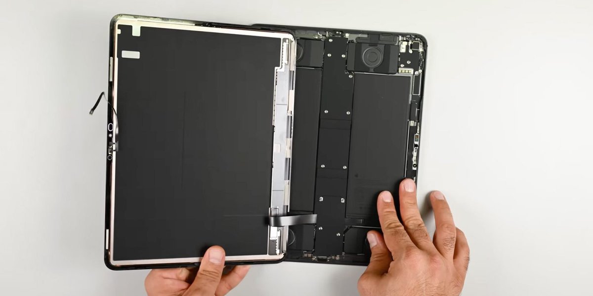 AppleX4_'s tweet image. El M5 iPad Pro ya pasó por las manos de iFixit y… sorpresa, sigue siendo un puzzle premium 🪛
Mejoran cositas de reparabilidad (USB-C fácil de cambiar 👀), pero aún hay camino por recorrer.
Apple va, pero va lento.
#iPadPro #Apple #Tech