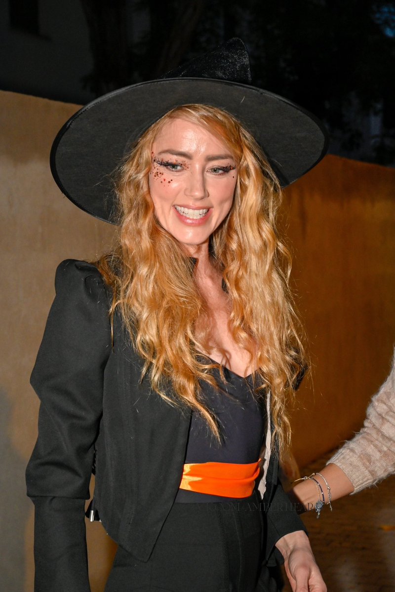 AmberHeardRus's tweet image. that’s our mama