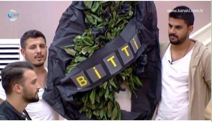 Ağaç kurudu, meyveler çürüdü😉