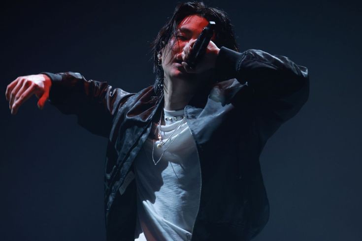 슈가야 넌 무대 위에서 제일 멋있다는거 알아둬라 안다구? 그럼 콘서트 주세요