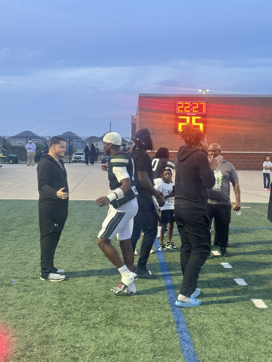 We appreciate the OGs coming through and showing love last week. Keep doing great things in college. Enjoyed seeing you and hearing how things going on. Proud of y’all. #ForeverLinked