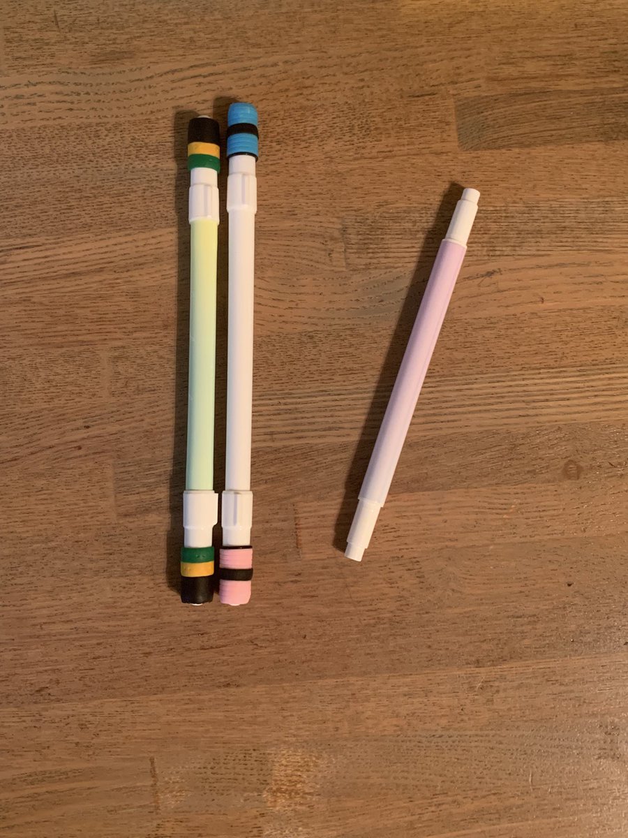 キャンドゥで売ってたペン、分解するとほぼ筒みたいになって、形状の違うコネクターも左右ぴっりハマるし、あと軸質も結構良いかも