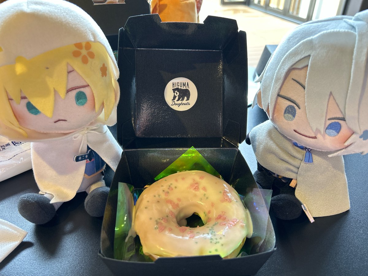 manamuthuki's tweet image. 刀ミュ博覧会いってきたよー！
画像は本日もぐもぐしたもの😋
特典やランダムグッズが友人の引きにより伯仲手元にきたの大変ありがたい😭
とても！感謝してるっ！！！！！
ありがとー！！！🥰🥰