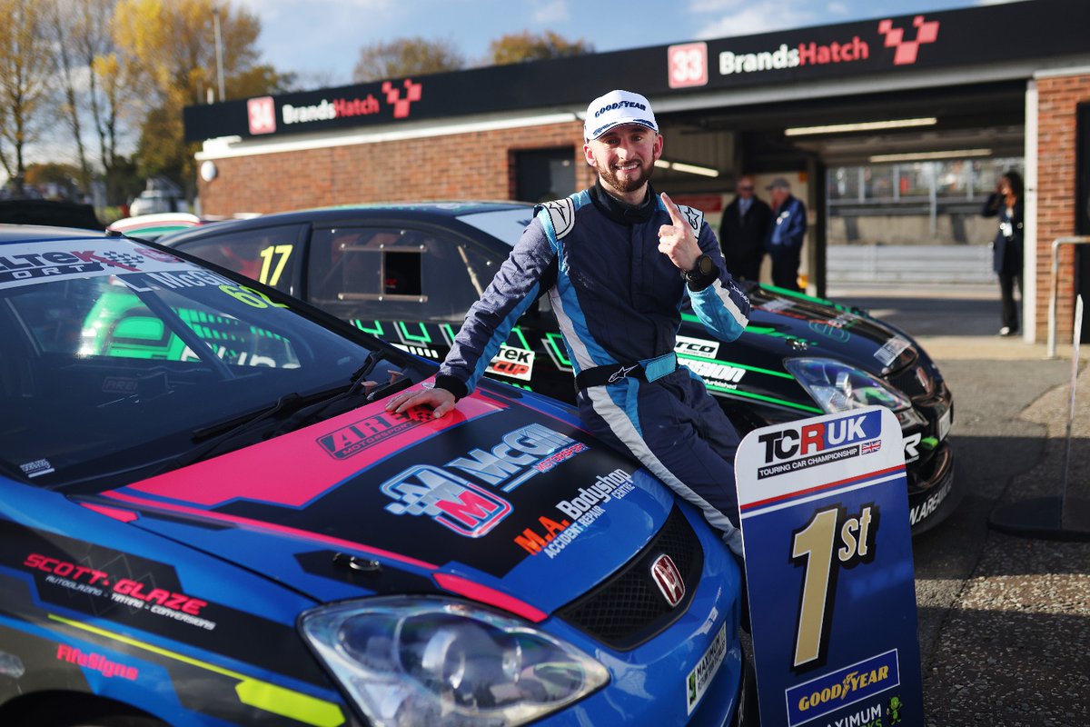 🏆 BRANDS HATCH FINALE - RACE ONE RESULT 🏆

Liam McGill took victory in a shortened first race of the weekend at Brands Hatch.

The title will be decided in the final race of the season at the Kent venue tomorrow.

#CivicCup #Milltek #TCRFeederSeries
