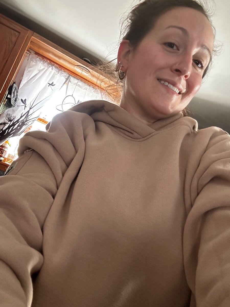 MarsBrandy815's tweet photo. The best sweat suite outfit ever weighted so soft!! Tons of colors this one is travel hoodie has another zipper pocket inside the kangaroo pocket🦘
get a discount at Comfrt, please feel free to use my code https://t.co/BbewNhUiEE for 15% off any purchase! https://t.co/6b6wteOsDj