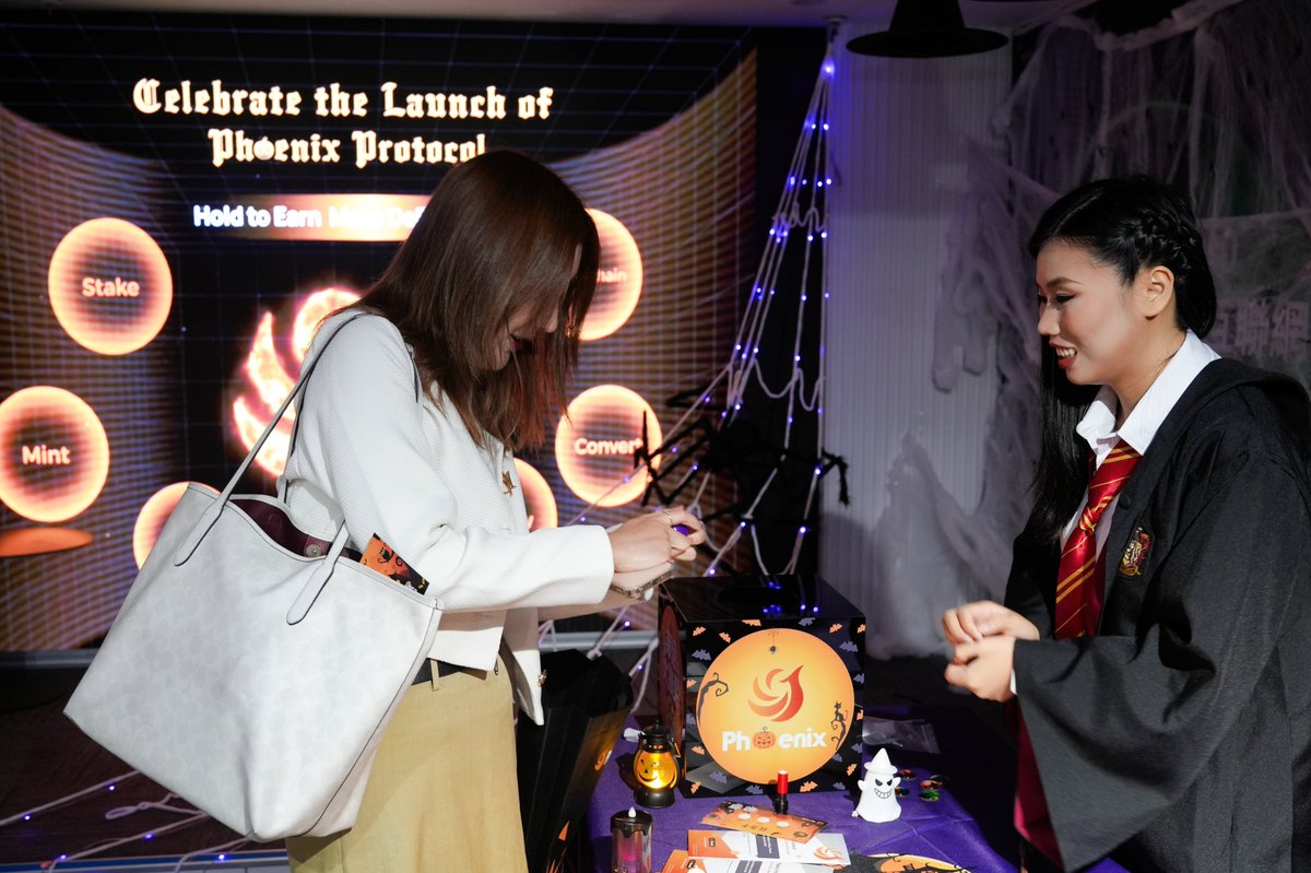 Phnx_fi's tweet image. Phoenix Halloween Night has come to a successful close 🎃🎃🎃

It was more than just a Halloween party — it was Phoenix’s very first public debut 🔥

The night brought together Web3 enthusiasts, KOLs, and creative cosplayers, all celebrating in a vibrant atmosphere, witnessing…