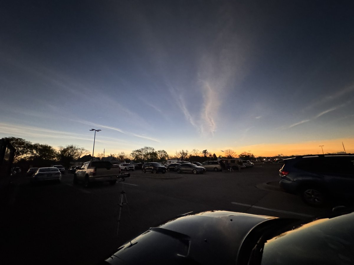 AdamasNemesis's tweet image. Uncommonly beautiful, even for totality, so the eclipse chasers said...and having been in two total solar eclipses myself, I think they were right.

Captured from the 2024 event in Indiana: &quot;Ultimate Shadow&quot;.

#art #photography #eclipse #totalsolareclipse #totality #sky #skyscape…