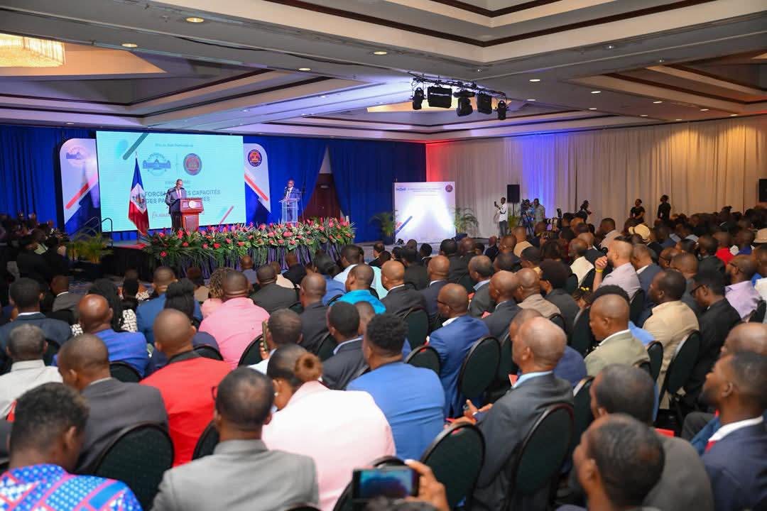 #Ayiti_eleksyon: PM Alix Didier Fis-Aimé ak manb KPT a lanse ofisyèlman, samdi 1e novanm 2025 la, pwogram ranfòsman kapasite pou pati politik yo. Anpil responsab pati politik reponn prezan nan aktivite sila.