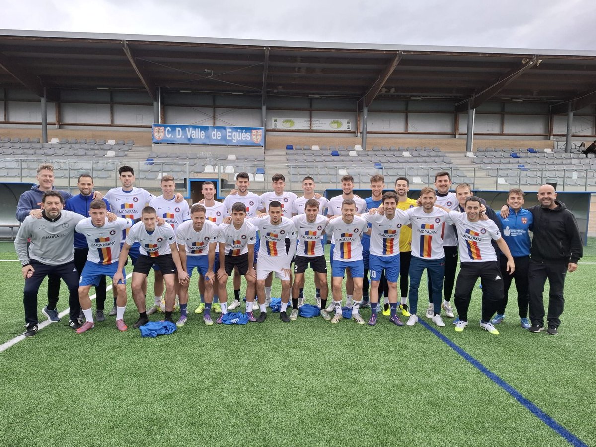 🙌🏼 La plantilla de l'<a href="/AUPAEGUES/">C.D. VALLE DE EGÜÉS FUTBOL</a> amb la samarreta tricolor 😍

💪🏼 ¡Mucha suerte en el partido de mañana ante el Peña Sport!