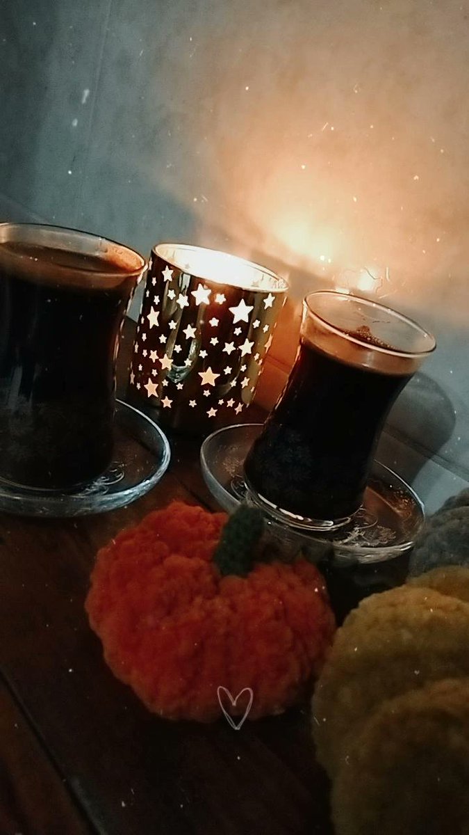 Her insan yerini ve değerini kendi belirler..Sözleriyle,davranışlarıyla..
Yaptıklarıyla..
Ve
Yapmadıklarıyla..🍂🍁
🪄🌛✨💫