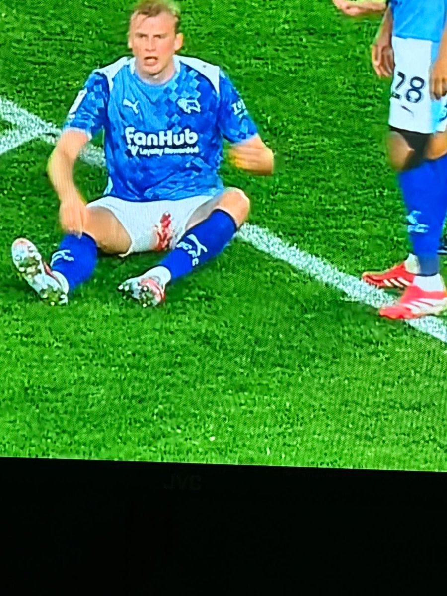 Chloé Crooks tweet media