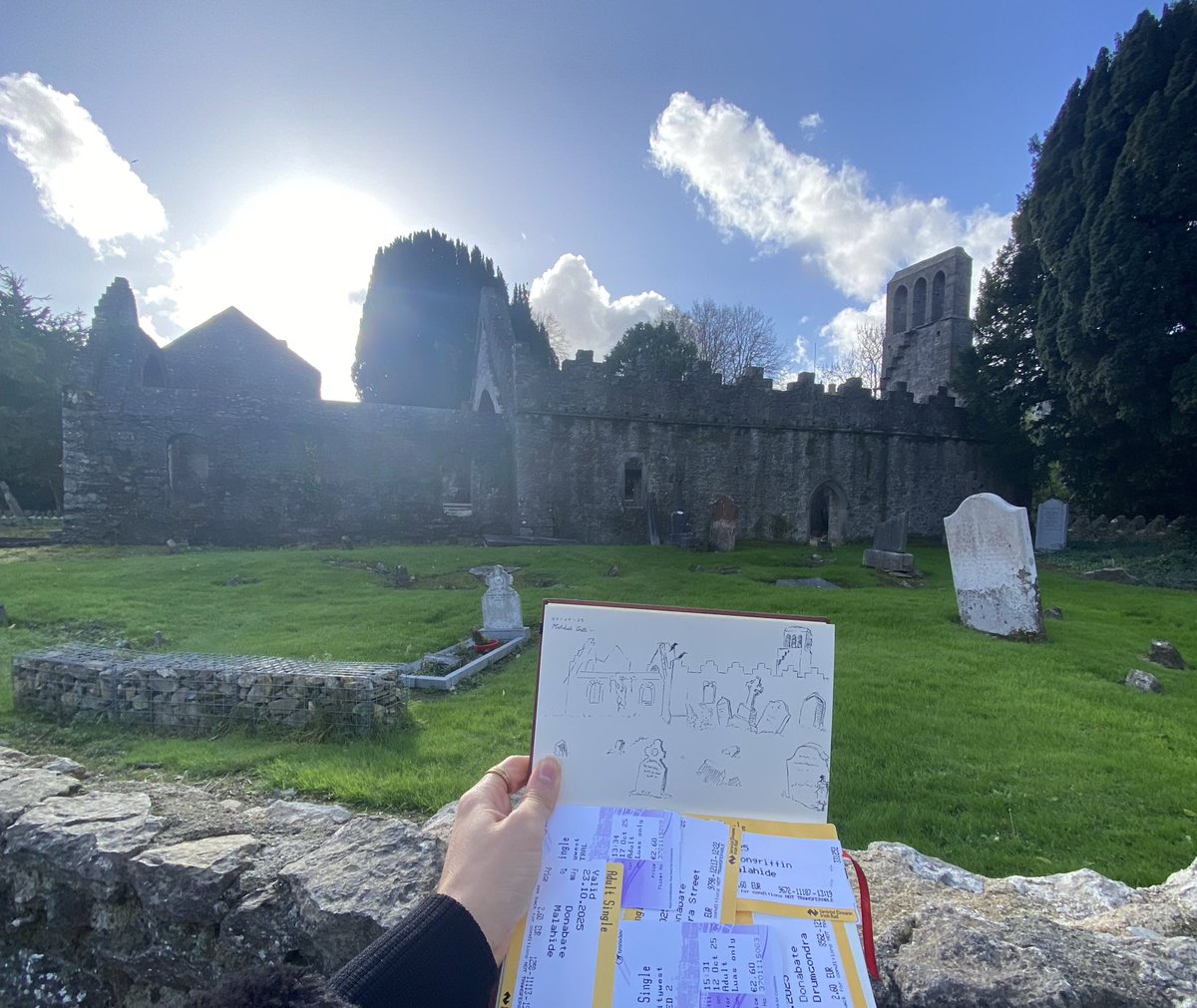 atominkk's tweet image. Today I visited Malahide Castle’s Gardens and here is what I drew 

⋆  ͙֒ ⋆ 🌷𓃗.ೃ࿔*:･