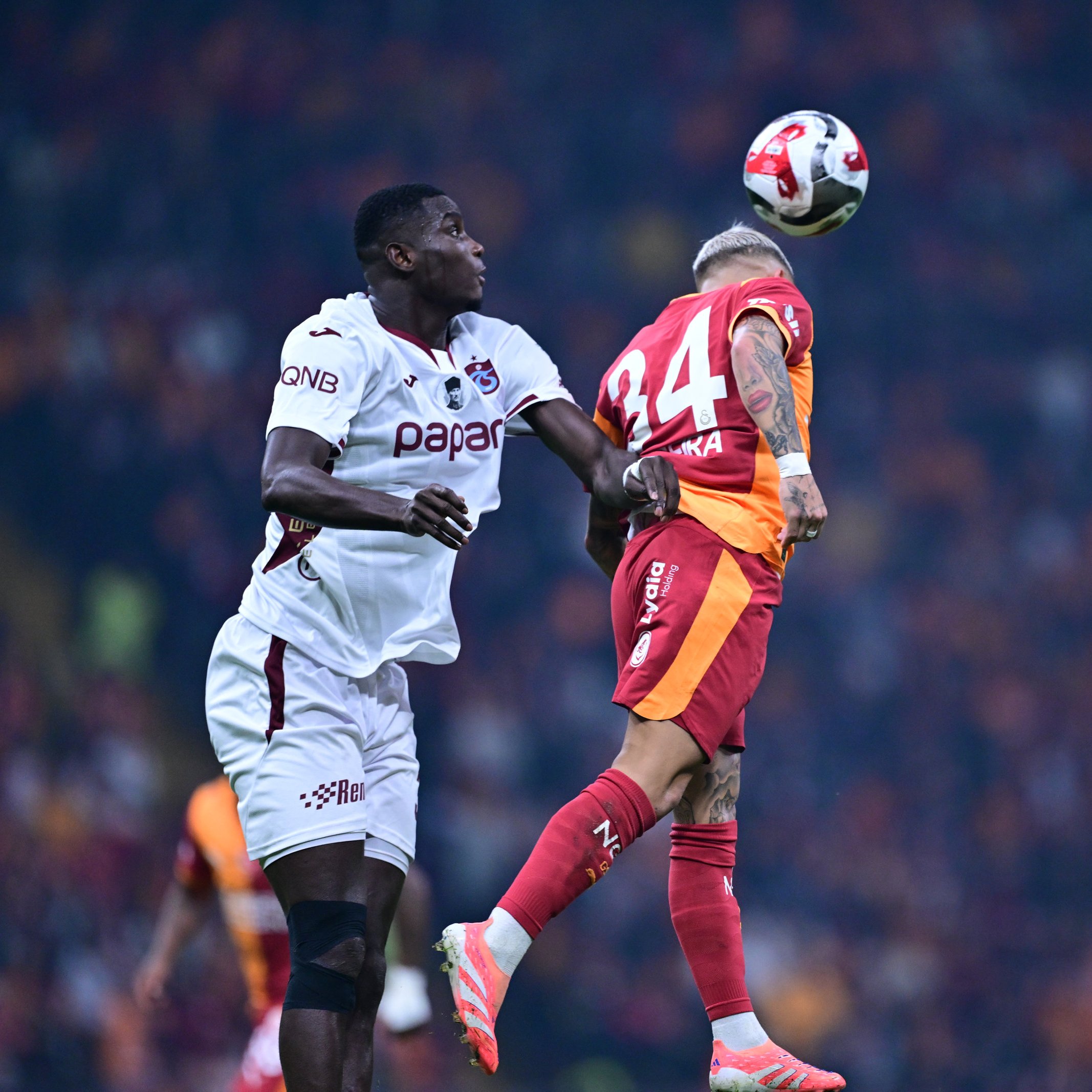 Galatasaray ve Trabzonspor'dan sessiz maç: Zirvede puanlar paylaşıldı!