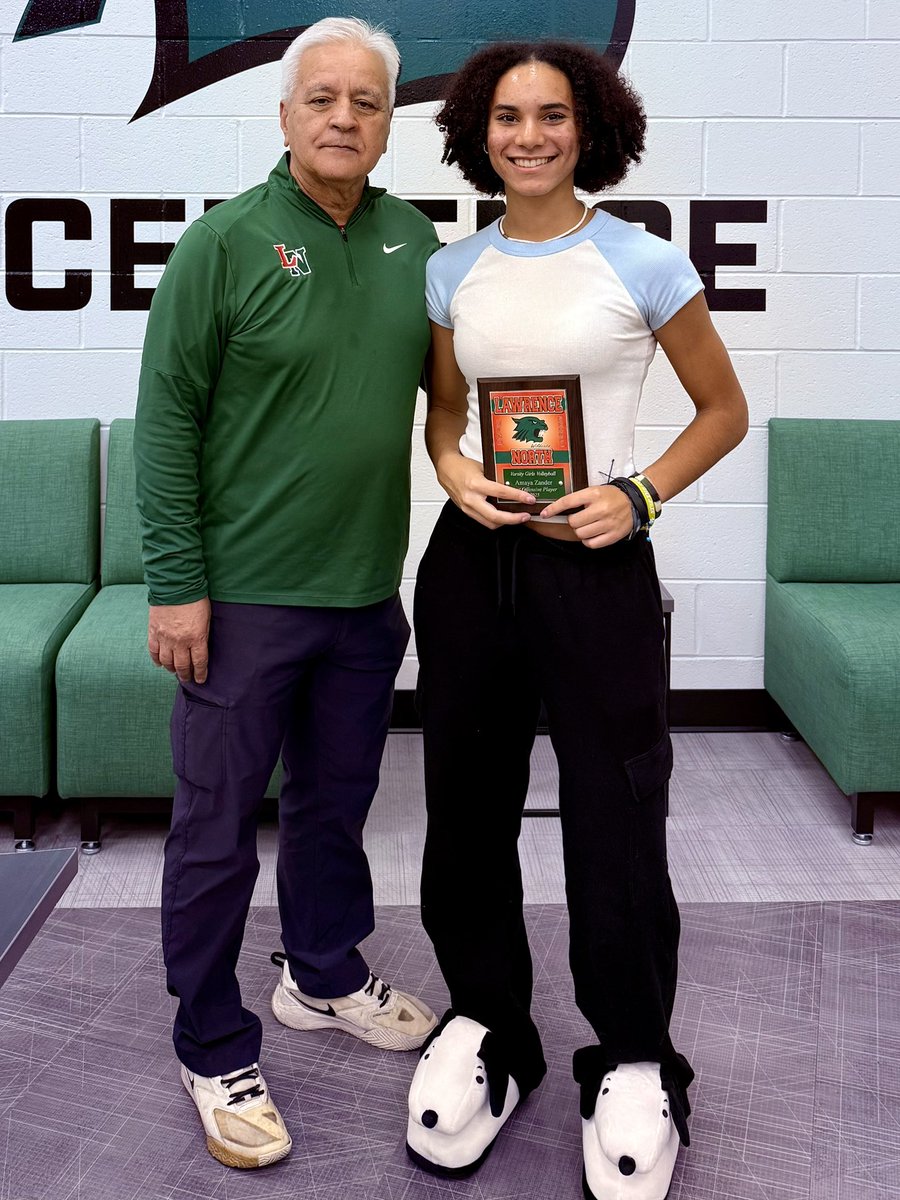 AmayaZander's tweet image. Offensive MVP 😋❤️ @TheAcademyVB @TAVCRecruiting @PrepDig @PrepDigIN @SportPrepX @vbconnection @vball_fan_ @SPORTSxEDITS @jvavolleyball @VBallrecruiter @Brian_Haenchen @IndySportsZone @prepvolleyball @vbadrenaline @uanextvball @avcavolleyball @ihsvca @AAUVolleyball @TCVolleyball