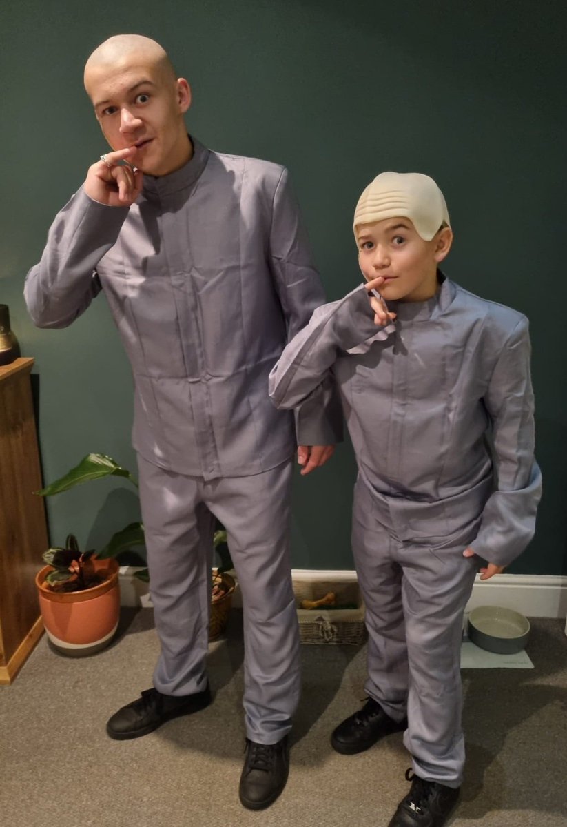 Dr Evil and MiniMe were about last night!!😳