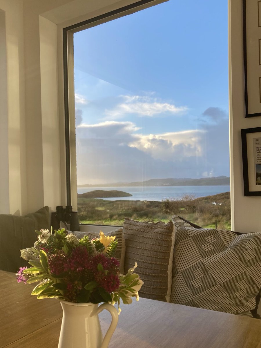 FortCottage's tweet image. A nice bit of sunshine between the showers! Twig &amp;amp; Heather Cottage. Inishowen Co Donegal #WildAtlanticWay #keepDiscovering