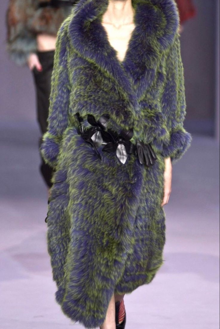 La Mode Unknown tweet media