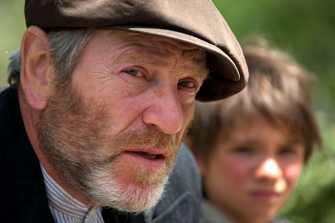 geraldchoquet's tweet photo. #LOurs, #Nikita, OK, mais pas un mĂ©dia pour rappeler que le grand public a dĂ©couvert #TchĂ©kyKaryo face Ă #Belmondo dans #LeMarginal de #Deray sur des dialogues dâ#Audiard et une musique de #Morricone allez RIP #TchĂ©kyâŠcc.@ClassicFilm2.@JuliCombaluzier.@lasdesas07.@SchnockRevue https://t.co/BQ1AnFqFxb