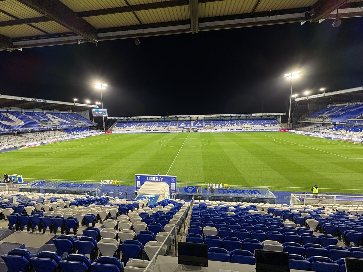 📍🔥 Foot Marseille est présent au stade de l’Abbé-Deschamps pour vous faire vivre le match entre l’AJ Auxerre et l’OM 

Vos pronos pour cette rencontre ? 🤔

#AJAOM #OM #OlympiqueDeMarseille #TeamOM #Ligue1