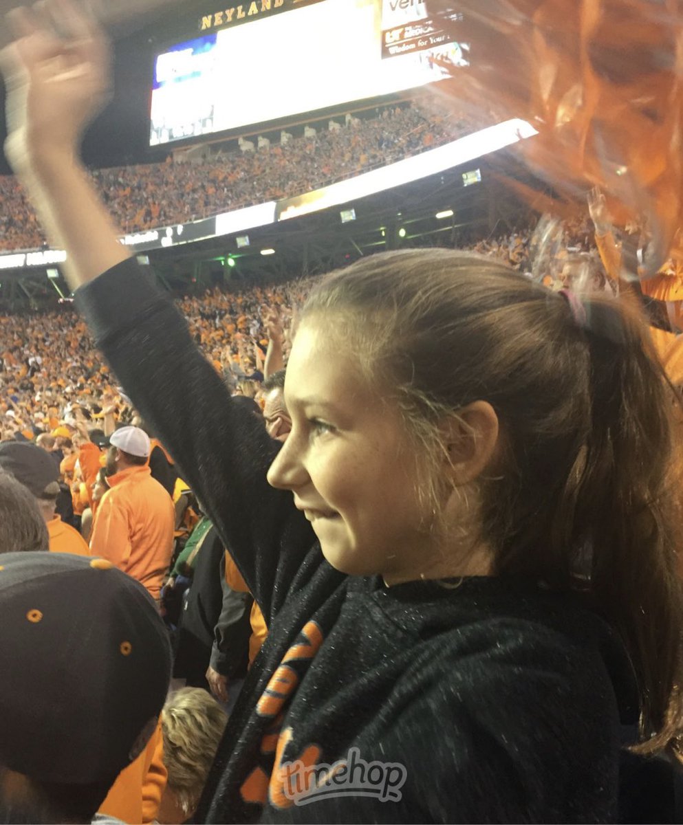 AmyPattonLES's tweet image. My now 19 year old  has loved the Vols her entire life!  She is always ready for Neyland at night! 🧡🖤 #darkmode #gbo