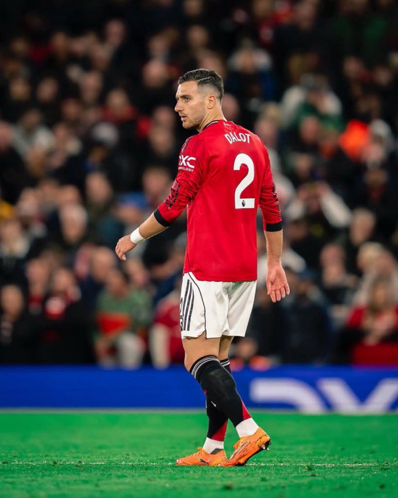 I actually understand why Amorim brought malacia back into the team 

Cause I don’t understand this two clown🤡