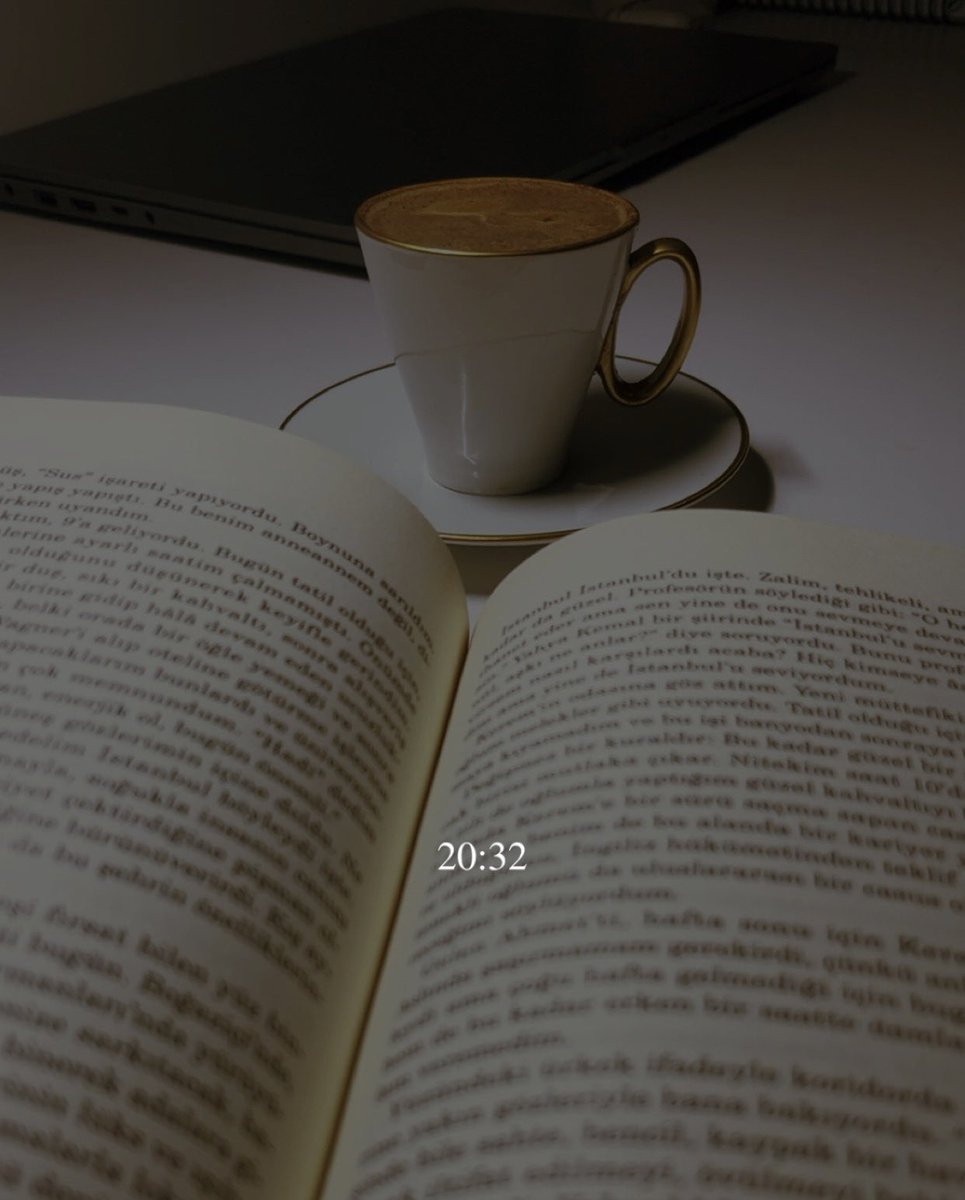 Bir şeyler yapıyorum, yürüyorum, konuşuyorum, yemek yiyorum yani her zaman yaptığım işleri sürdürüyorum ama nasıl anlatsam, bir boşluk duygusu içinde. Sanki içimde derin bir hiçlik var.