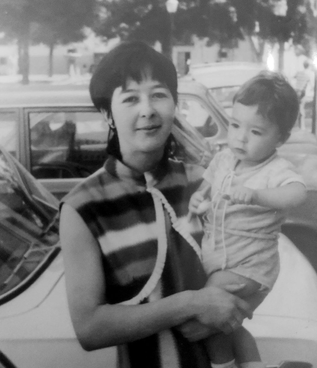 Mª Cruz Fresneda García 

Me enseñó, me guió, me educó y me señaló el camino, fue el
ejemplo y… después se fue, pero en mi vida siempre está ella!, mi madre !