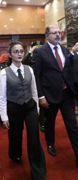 En la Consulta Popular se proponer eliminar el número de Asambleistas porque la mayoría no están preparados hay muchos vagos y títeres
¿Están de acuerdo en eliminar, por ejemplo,  Asambleistas de ésta categoría?
Opiniones 
#RedDeTuiterosDemocraticos