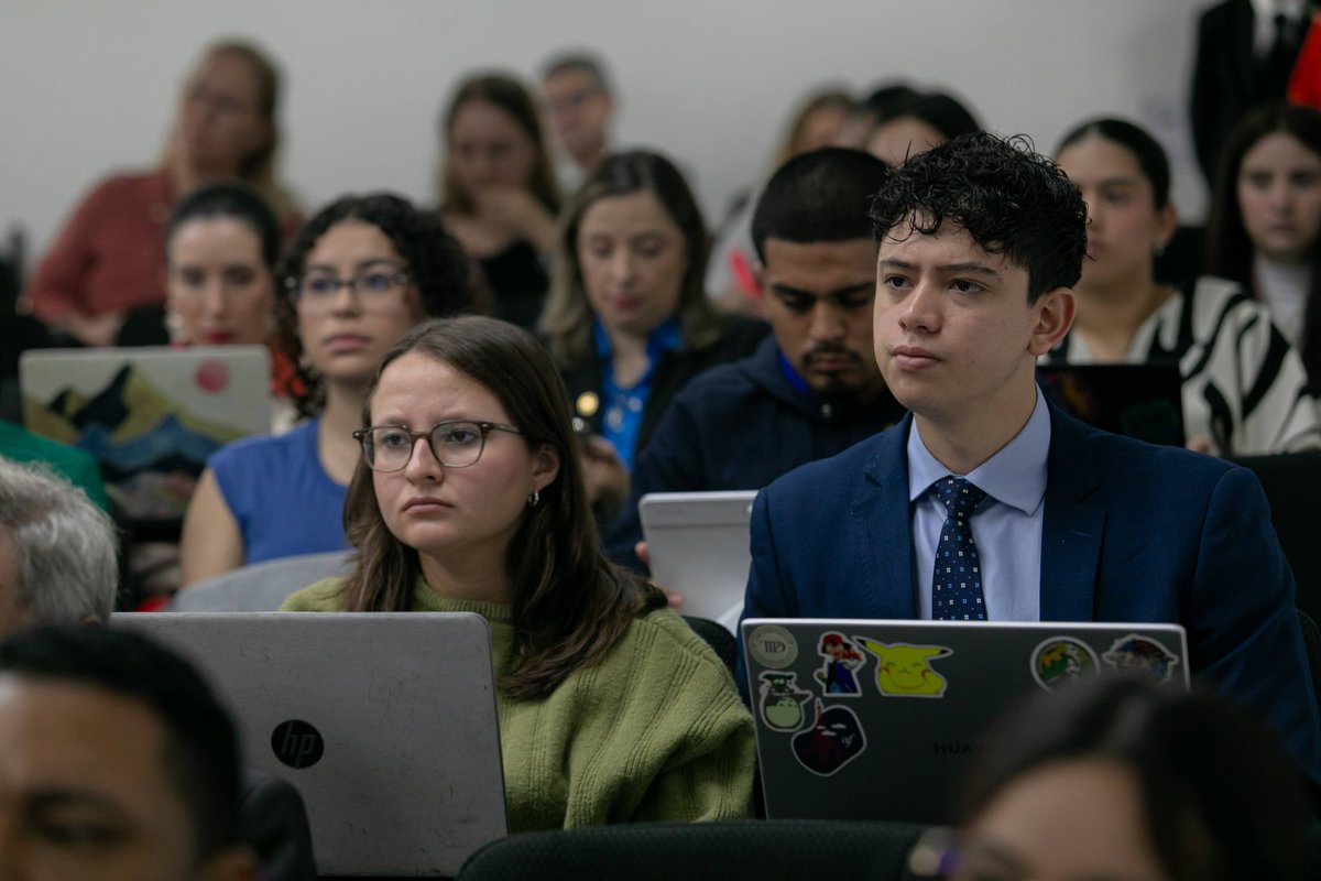 Expertos de alto nivel compartieron valiosos aportes sobre cómo fortalecer la cooperación birregional. Además, profundizaron en lecciones aprendidas y buenas prácticas para fortalecer la seguridad y avanzar en políticas del cuidado como un derecho.