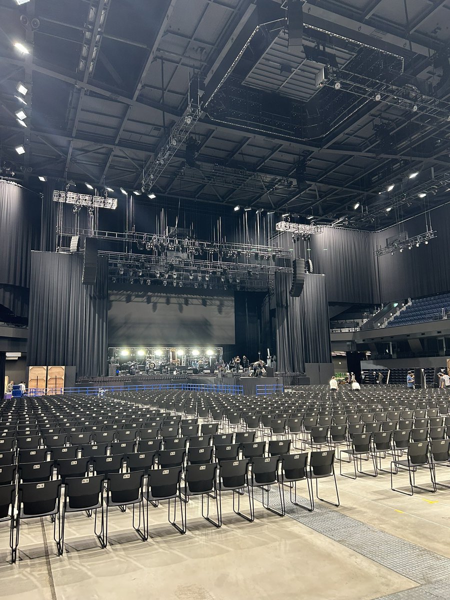 tkariya's tweet image. いよいよ明日に迫った世紀のイベント
聖飢魔II
Damian Hamada's Creaturesによる
特別企画 「地球魔界化計画　第Ⅱ章」

会場は、長崎スタジアムシティの
HAPPINESS ARENA（ハピネスアリーナ）‼️
ニコニコ生放送が、本イヴェントの独占生中継。11/16までアーカイブ配信有

dwango-ticket.jp/project/L61Ppb…