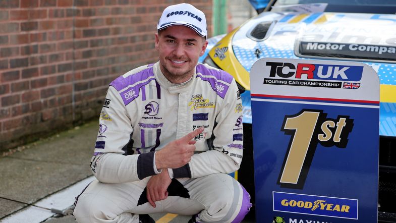 Title favourite Adam Shepherd takes #TCRUK pole at Brands Hatch: bit.ly/4oLCl59