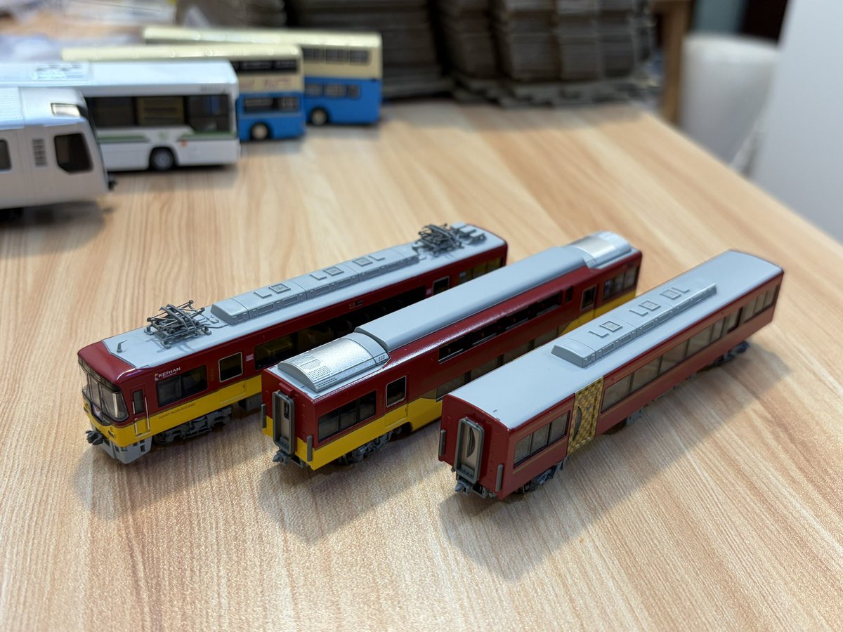 MeDensha's tweet photo. この車両用の室内灯を企画しておりますが、資料(写真)が非常に乏しいため正確な色温度を把握できていません…車内の写真をお持ちで見せていただける方がいましたら、ご協力していただけますでしょうか？よろしくお願い申し上げます。🥹🙇🏻‍♂️ https://t.co/o1dIs9yQp8