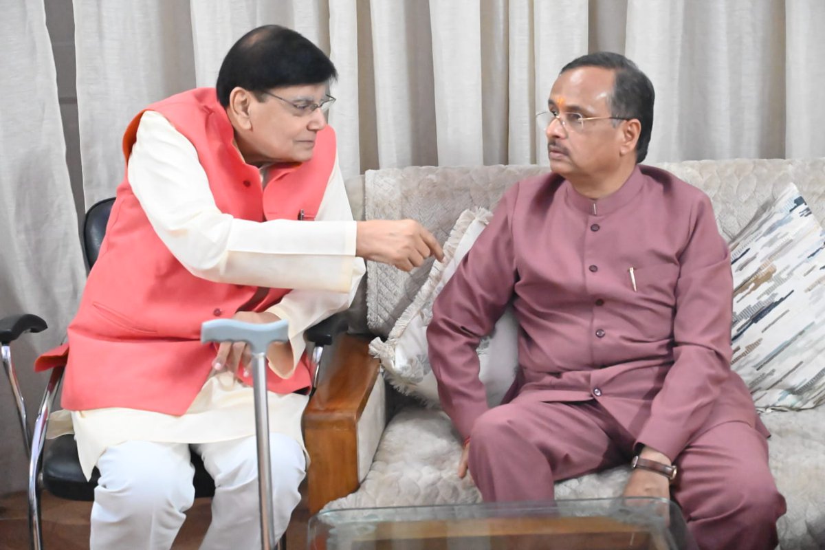 drdineshbjp's tweet image. डीएवी कॉलेज, लखनऊ के प्रबंधक, मेरे प्रिय मनमोहन तिवारी जी के आकस्मिक निधन की सूचना मेरे लिए व्यक्तिगत रूप में अत्यंत पीड़ादायक है।

अभी कुछ दिन पूर्व ही लखनऊ स्थित आवास पर पधारकर उन्होंने अपनत्व भाव में कई छायाचित्र कहकर खिंचवाए। वो अत्यंत सरल, मृदुभाषी एवं समाज के लिए समर्पित…