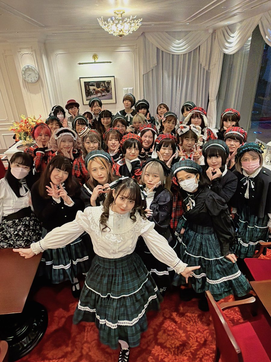 コロンバン原宿サロンさんで .. 🥀 シャーロットたちと 秘密の土曜日