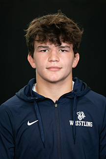StonebrakerS's tweet photo. Former Dubuque Hempstead standout Mitchell Murphy continues to impress in his first season with @SAU_Wrestling    The freshman took #9 Lane Scorpil to a 7-5 decision, in a match that could've gone either way. https://t.co/gE9Rk4766U