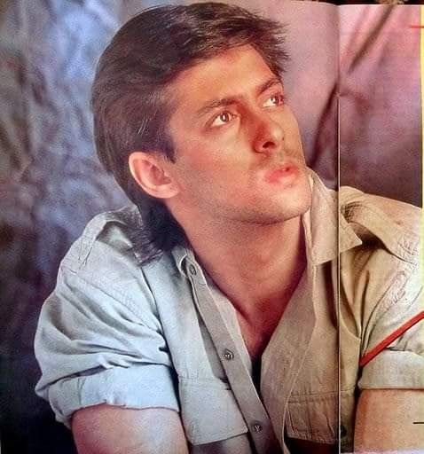 #SalmanKaMood 😎 'Come Down-Neeche Aao' <a href="/PrettyKtm/">PRETTY KT MIRCHANDANI🌟</a> ☺️