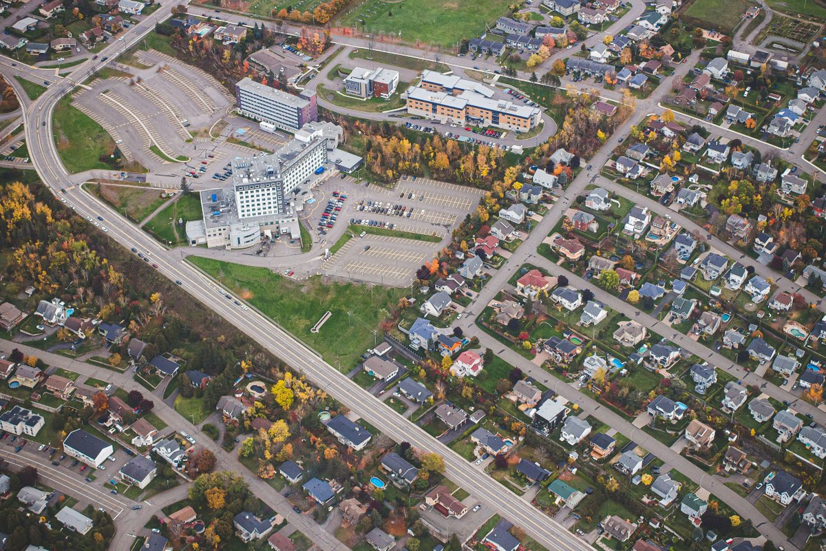 Fusioncorp_Dev's tweet image. Toronto’s housing future lies in the Missing Middle — the space between high-rises &amp;amp; single-family homes.

Discover how Fusioncorp is helping shape smarter, more affordable communities in our latest blog 🏙👇
🔗 ow.ly/j4gz50Xli7j

#Fusioncorp #MissingMiddle