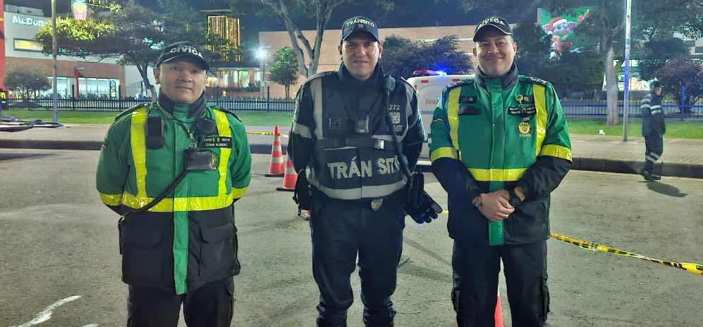 PCMMEBOGOFICIAL's tweet image. 🚗 Acompañamos los puestos de control de movilidad 🚦 promoviendo seguridad vial y cultura ciudadana en Bogotá. 💚
#PCM #MEBOG