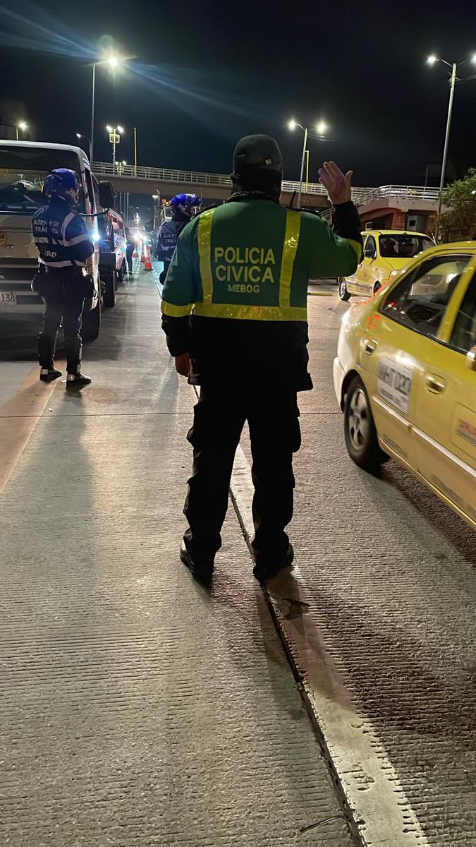 PCMMEBOGOFICIAL's tweet image. 🚗 Acompañamos los puestos de control de movilidad 🚦 promoviendo seguridad vial y cultura ciudadana en Bogotá. 💚
#PCM #MEBOG