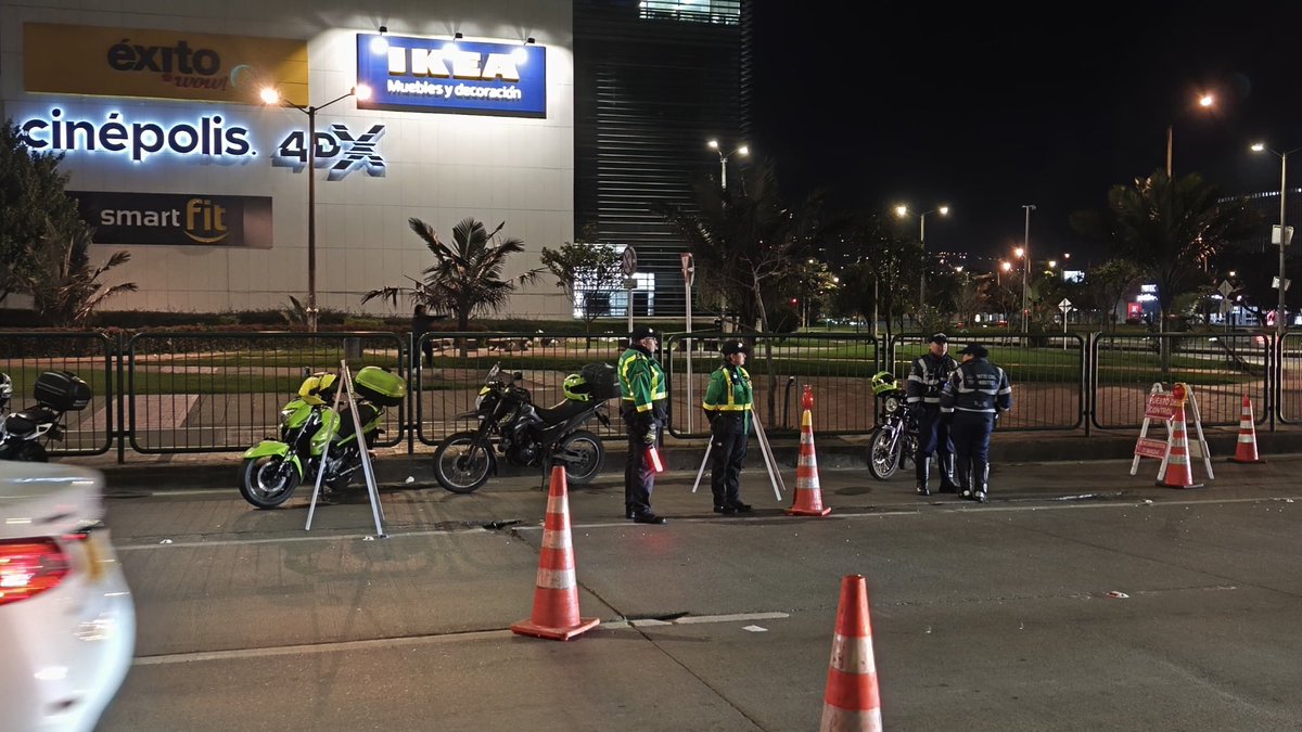 PCMMEBOGOFICIAL's tweet image. 🚗 Acompañamos los puestos de control de movilidad 🚦 promoviendo seguridad vial y cultura ciudadana en Bogotá. 💚
#PCM #MEBOG