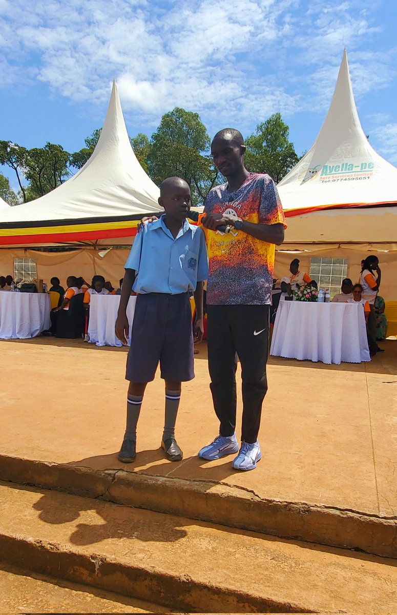 faceofgulucity's tweet image. During the recently held #GuluCityWalkAndDialogue, @joshuacheptege1 delivered an inspiring lecture to Civil Society Organisations in Gulu, focusing on building confidence, environmental conservation, &amp;amp; raising awareness about the urgent need to end Gender-Based Violence (GBV).